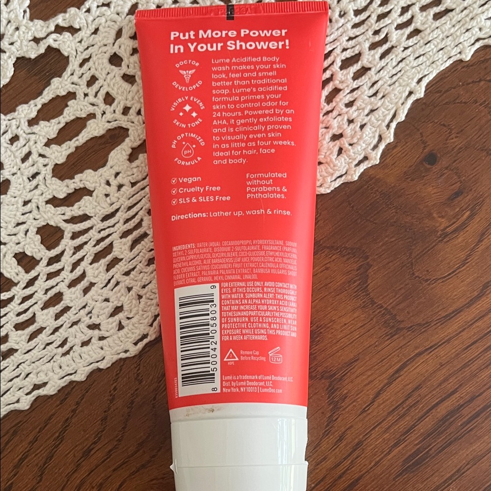 Lume Acidified Body Wash - Clean Tangerine - Picture 2 of 3